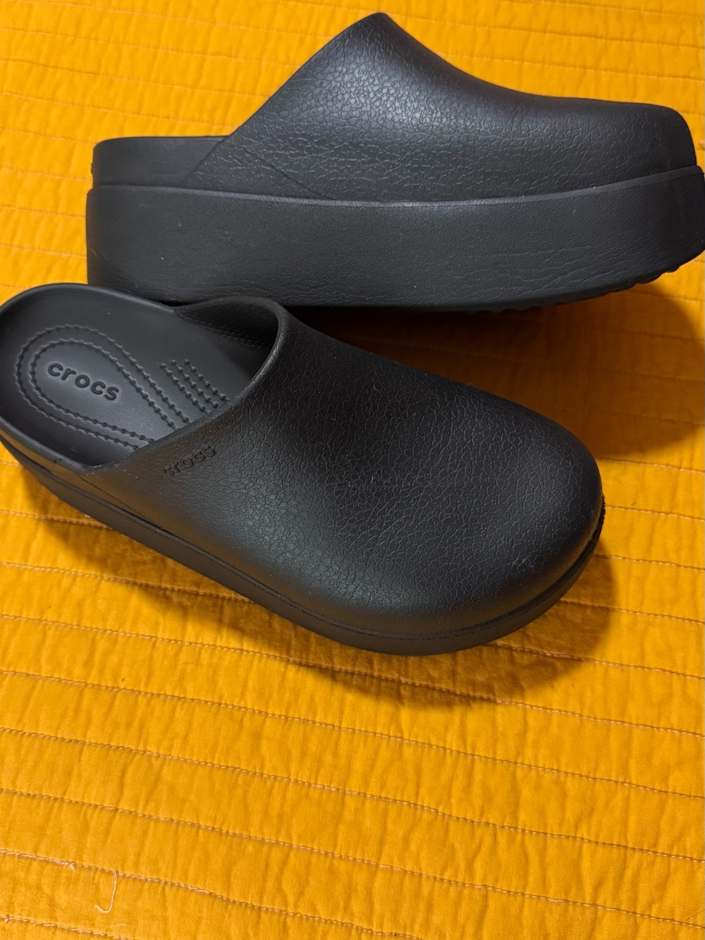 Women’s Black Dylan Platform Crocs - Picture 3 of 4